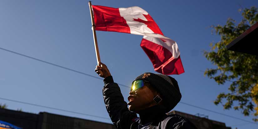 Canada Post tables new offers to union that include job cut provisions