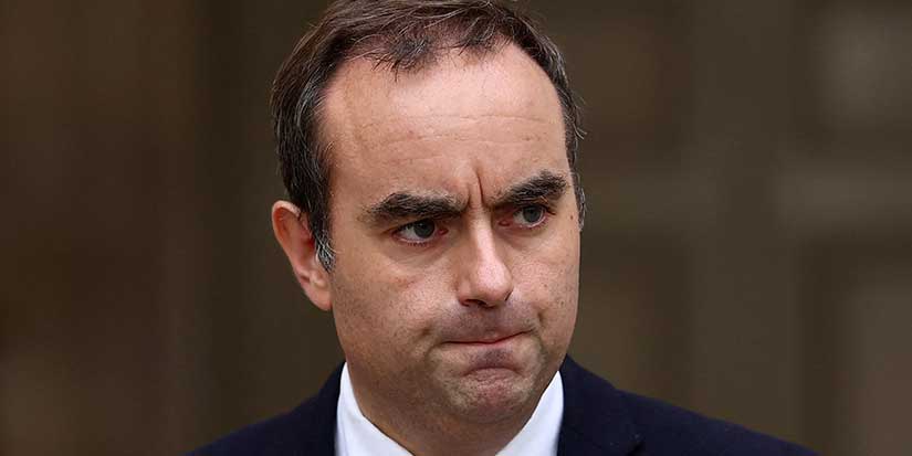 France's premier quits hours after naming government, plunging the country into more political chaos
